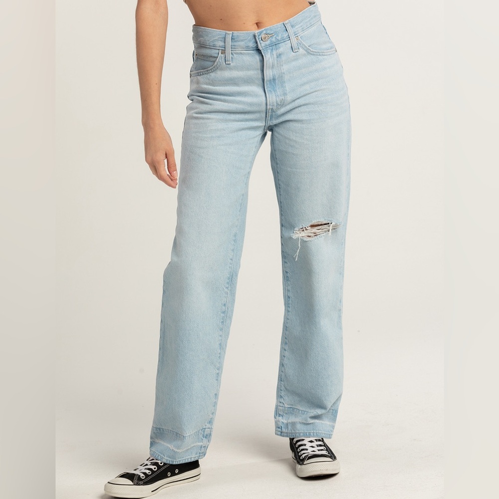 🆕 Levi’s 94 Baggy Light Wash Jeans